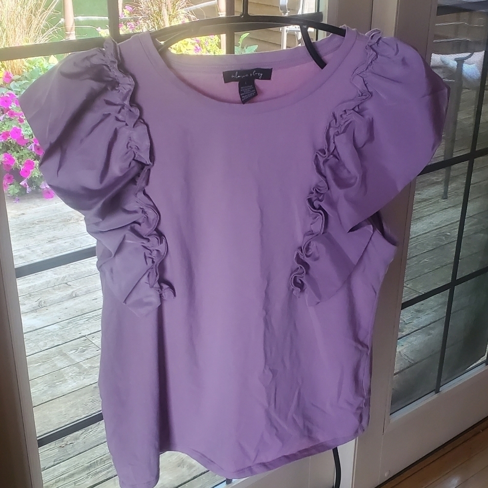 Love Story Lilac Ruffled Sleeveless‎ Sz. L Top